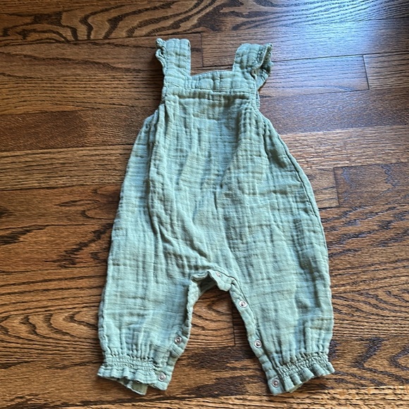 Angel Dear smocked overalls, 3 to 6 months - Picture 2 of 4